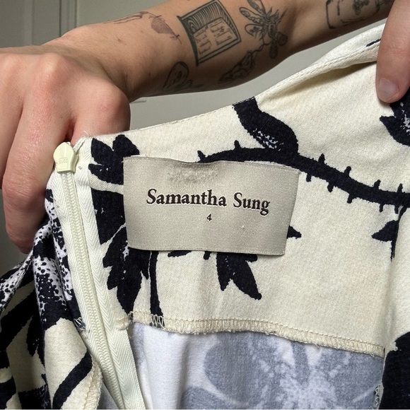 Samantha Sung Navy Blue Flower Silhouette Dress Size 4 (stretchy) - Picture 5 of 5